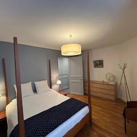 Apartment De Grand Standing En Plein Coeur De A Proximite Du Trocadero Paris